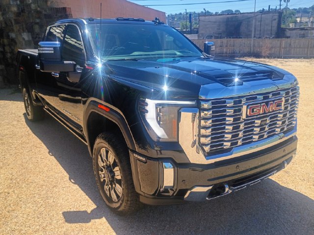 Used 2024 GMC Sierra 2500 Denali w/ Denali Reserve Package AWD/4WD image 1