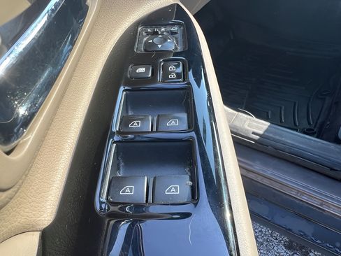 Used 2019 Mitsubishi Outlander SEL AWD/4WD image 18
