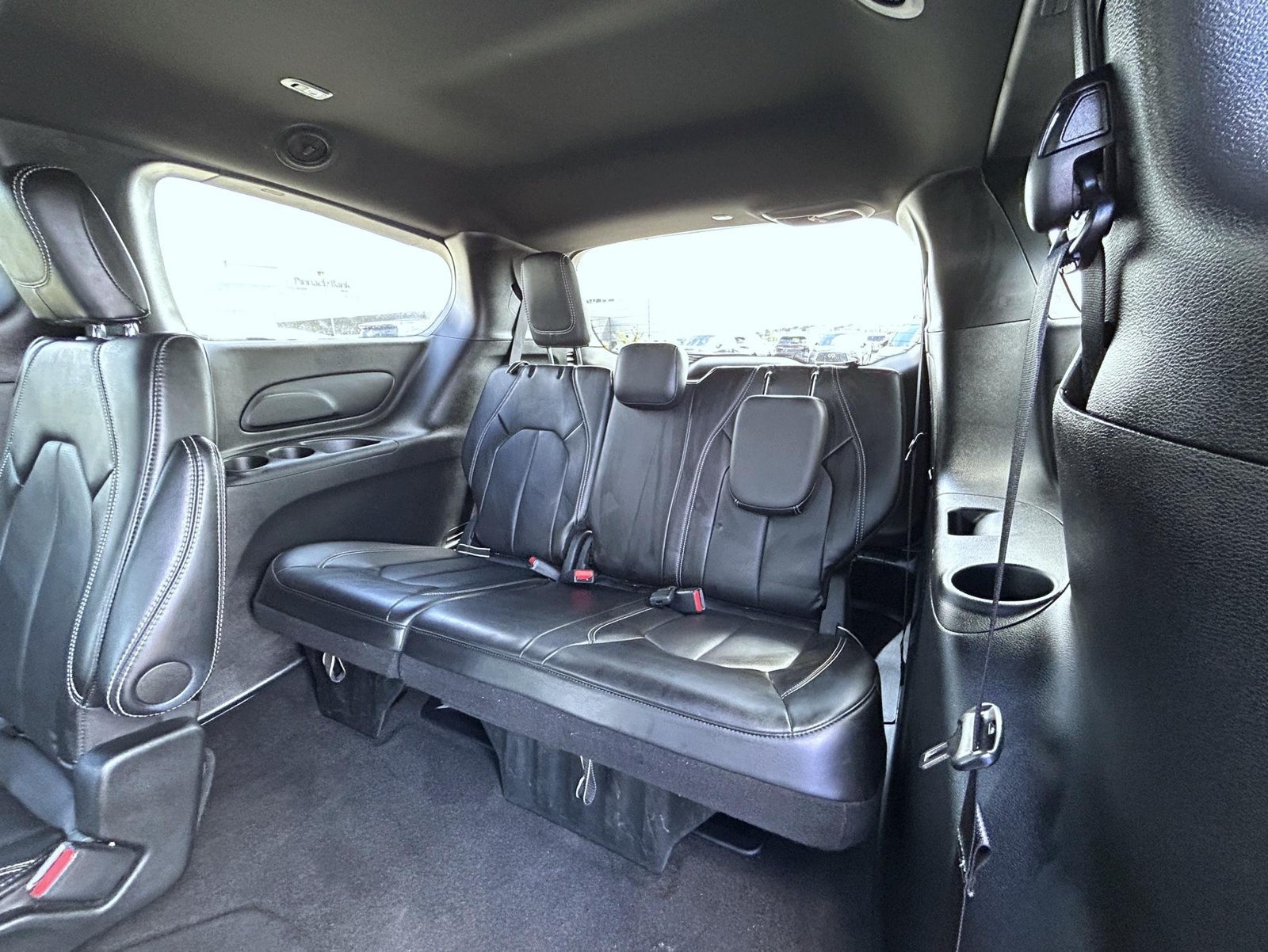 Used 2025 Chrysler Pacifica Select FWD image 19