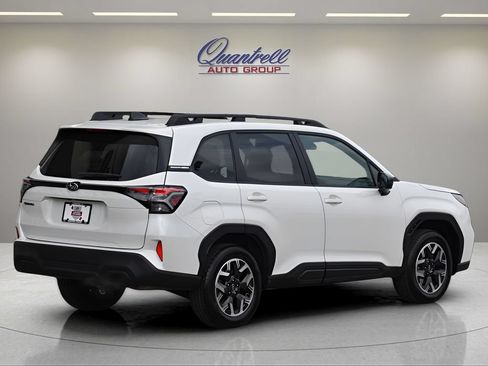 Used 2026 Subaru Forester Premium AWD/4WD image 4