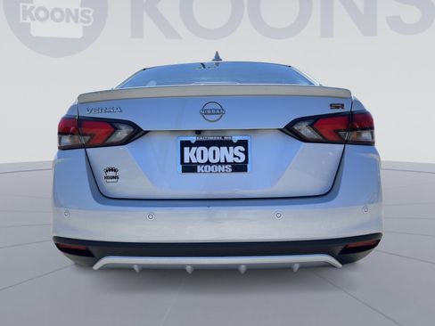 Used 2024 Nissan Versa SR FWD image 15