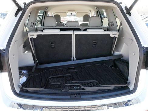 Certified 2023 Volkswagen Atlas SE w/ Black Wheel Package AWD/4WD image 18