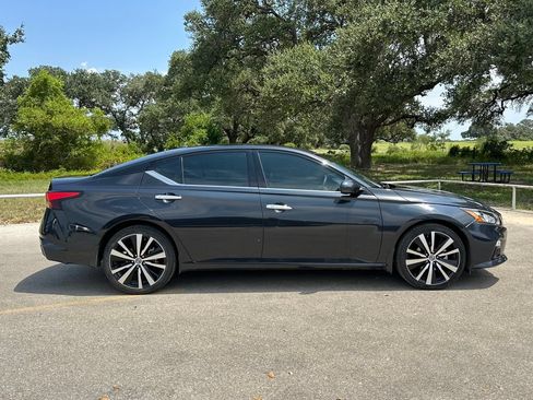 Used 2021 Nissan Altima 2.5 Platinum AWD/4WD image 4
