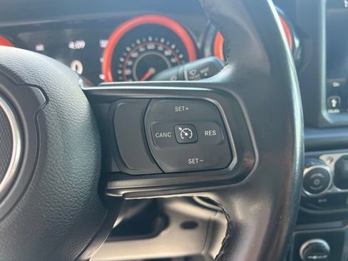 Used 2022 Jeep Gladiator Sport AWD/4WD image 12