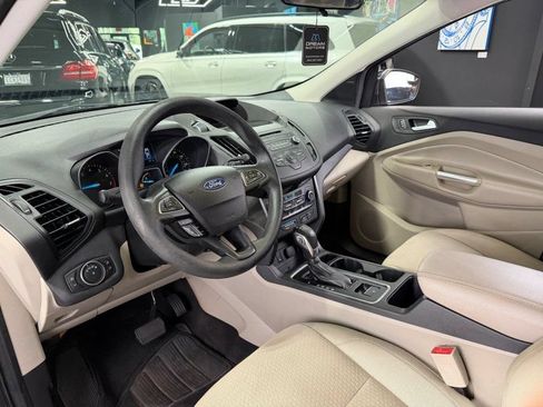 Used 2018 Ford Escape SE FWD image 9