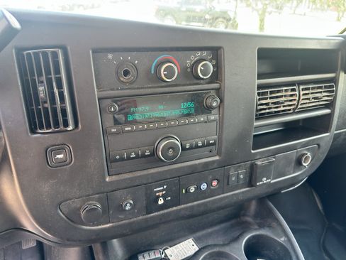 Used 2021 Chevrolet Express 3500 RWD image 20