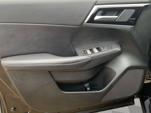 Used 2024 Mitsubishi Outlander SE image 21