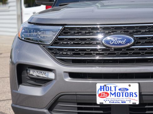 Used 2023 Ford Explorer XLT w/ Equipment Group 202A AWD/4WD image 11