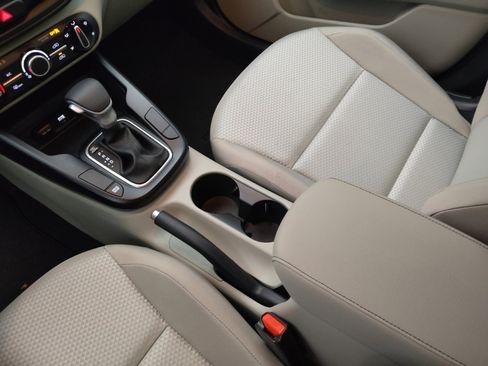 Used 2025 Kia Soul LX w/ LX Technology Package image 26