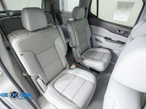 Used 2020 GMC Acadia SLT w/ LPO, Cargo Package AWD/4WD image 43
