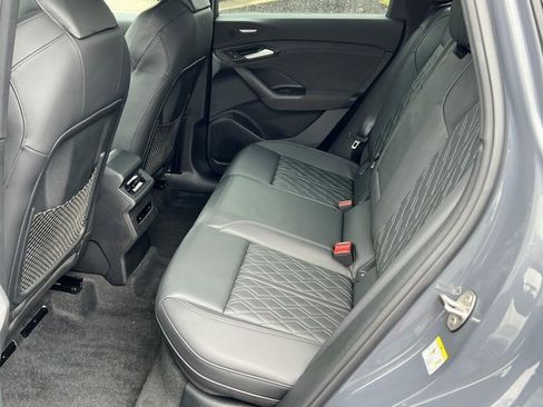 Certified 2025 Audi SQ6 e-tron Prestige w/ Black Optic Package image 19