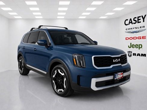 Used 2023 Kia Telluride S w/ S Sunroof Package AWD/4WD image 1