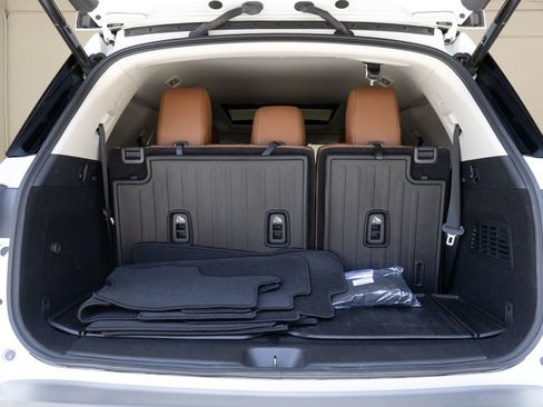 Used 2025 Nissan Pathfinder Platinum w/ Cargo Package FWD image 14