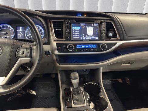 Used 2015 Toyota Highlander Limited AWD/4WD image 14