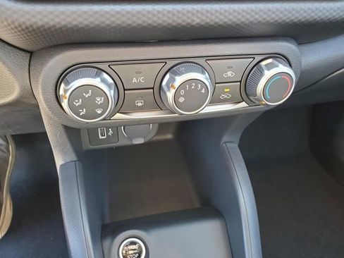 Certified 2025 Nissan Kicks Play S image 27