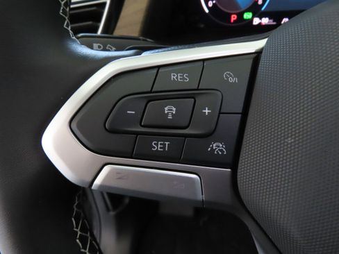 New 2026 Volkswagen Atlas SE image 14