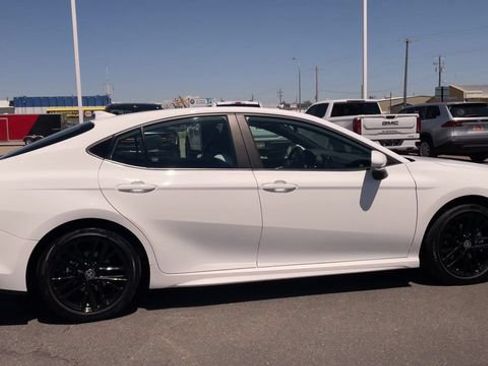 Used 2025 Toyota Camry SE FWD image 2