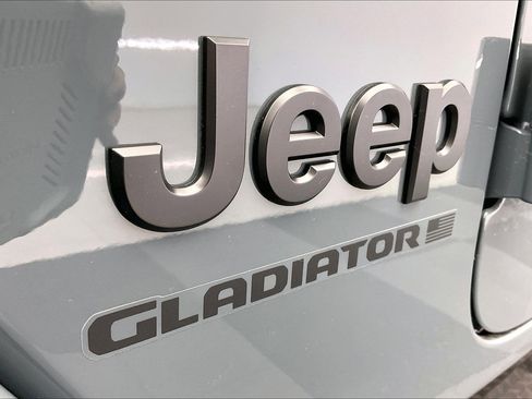 New 2026 Jeep Gladiator Sport image 17