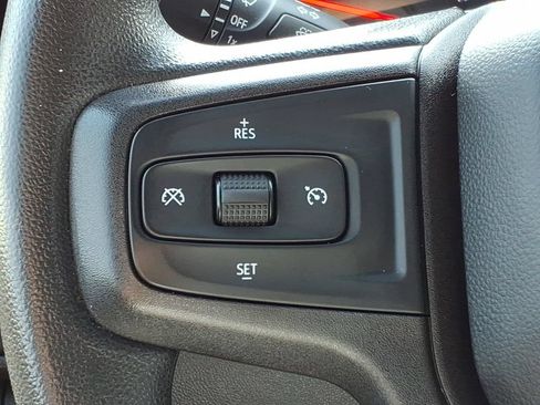 Used 2020 Chevrolet Silverado 1500 Custom w/ Custom Value Package AWD/4WD image 17