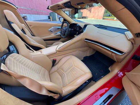 Used 2022 Chevrolet Corvette Stingray Premium Conv w/ Z51 Performance Package RWD image 11