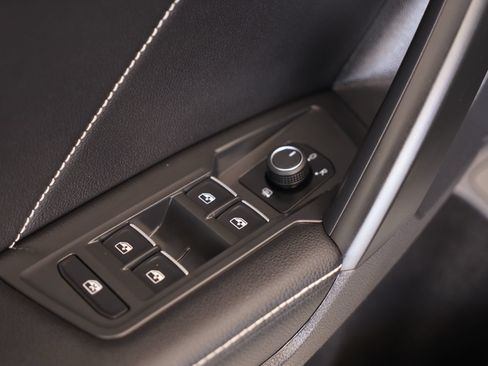 Certified 2024 Volkswagen Tiguan SE R-Line FWD image 21