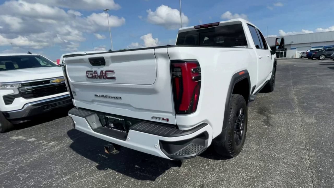 Used 2024 GMC Sierra 2500 AT4 w/ AT4 Premium Plus Package AWD/4WD image 9