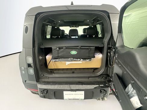 New 2026 Land Rover Defender 110 V8 AWD/4WD image 26