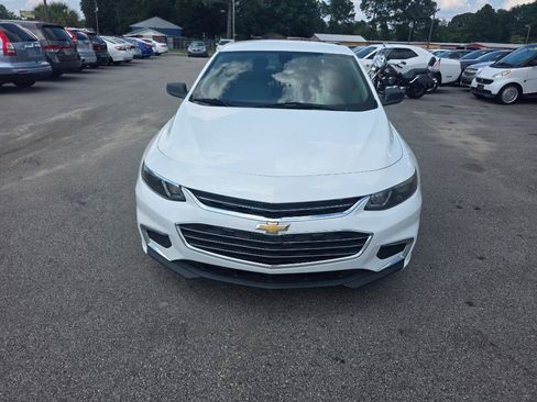 Used 2018 Chevrolet Malibu LS FWD image 1