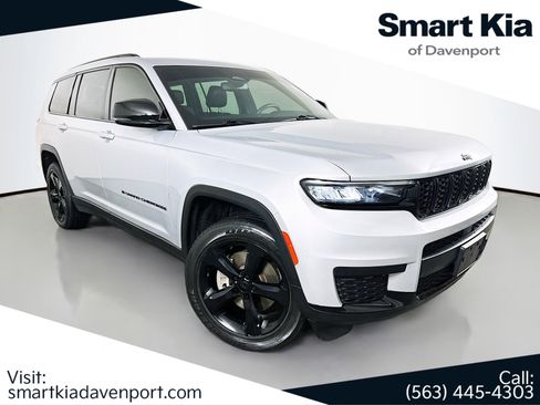 Used 2022 Jeep Grand Cherokee L Laredo image 1