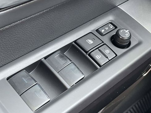 Used 2024 Toyota Sequoia Platinum AWD/4WD image 33