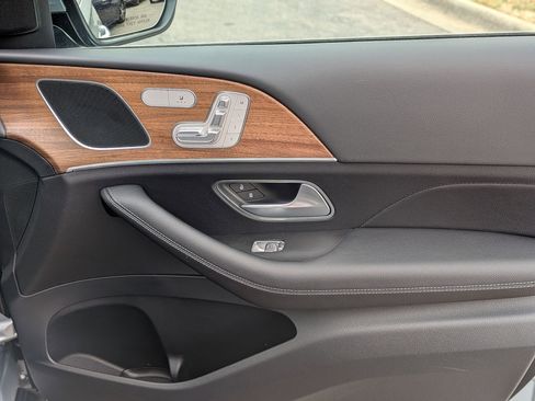 Certified 2025 Mercedes-Benz GLE 450 4MATIC image 38