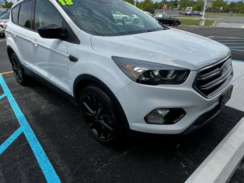 Used 2018 Ford Escape SEL w/ SEL Sport Appearance Package FWD image 6