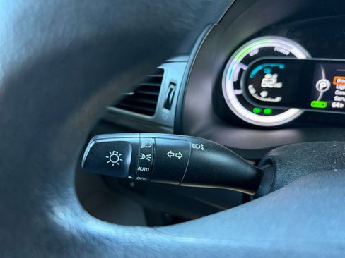 Used 2019 Kia Niro LX image 21