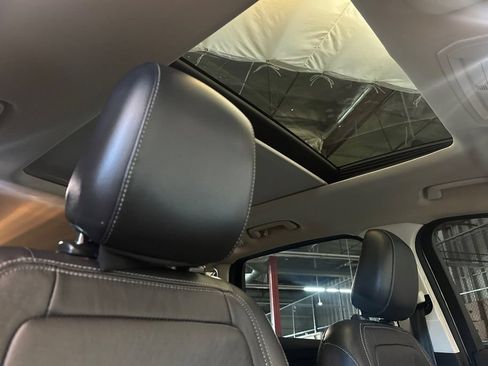 Used 2018 Ford Escape Titanium w/ Ford Safe & Smart Package FWD image 17