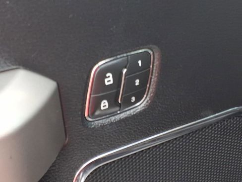 Used 2019 Ford F150 Lariat image 16