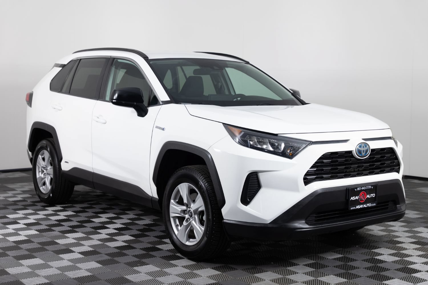 Used 2020 Toyota RAV4 LE w/ All Weather Liner Package AWD/4WD image 10