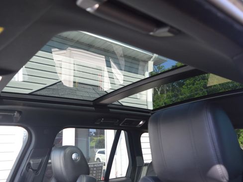 Used 2015 Land Rover Range Rover Supercharged AWD/4WD image 12
