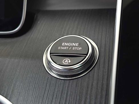 Certified 2026 Mercedes-Benz CLE 300 4MATIC Coupe image 32