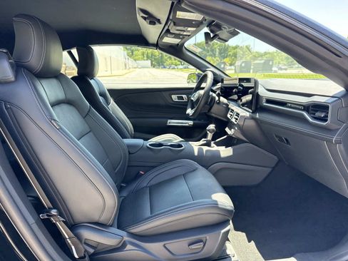 Used 2025 Ford Mustang GT Premium RWD image 16