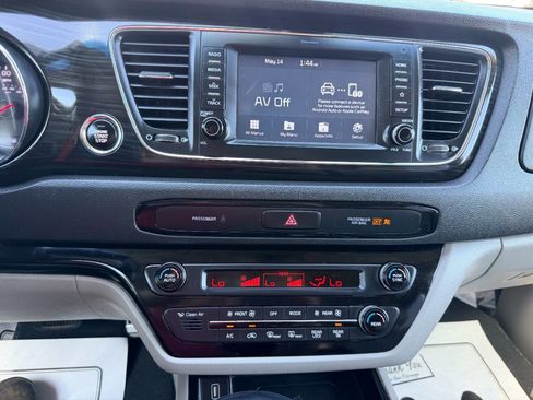 Used 2019 Kia Sedona EX w/ EX Premium Package FWD image 42