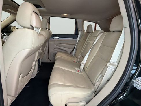 Used 2014 Jeep Grand Cherokee Laredo w/ Security & Convenience Group image 33