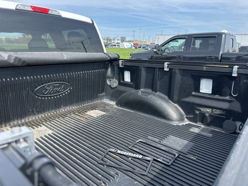 Used 2018 Ford F150 XLT w/ XTR Package image 12