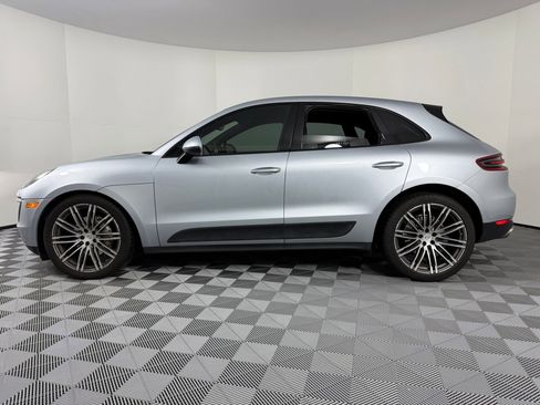Used 2015 Porsche Macan S image 2