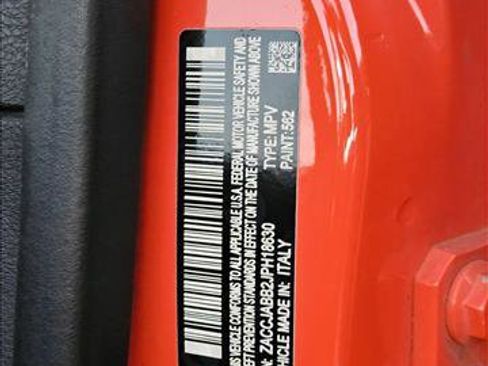 Used 2018 Jeep Renegade Latitude w/ Popular Equipment Group image 21