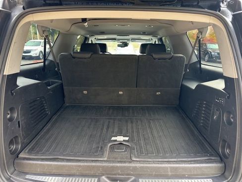 Used 2020 Chevrolet Suburban Premier w/ RST Edition image 27