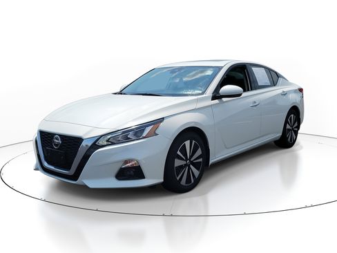 Used 2021 Nissan Altima 2.5 SL image 2