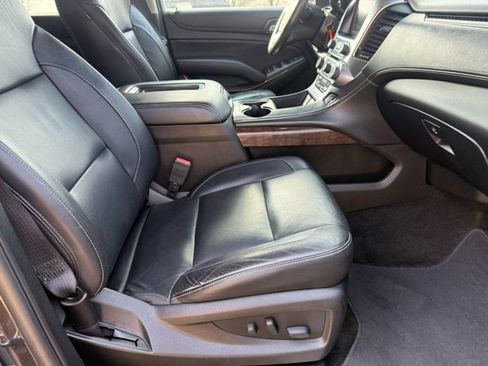 Used 2018 Chevrolet Suburban LT image 37