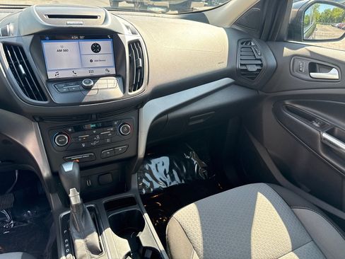 Used 2017 Ford Escape SE w/ Equipment Group 201A FWD image 14