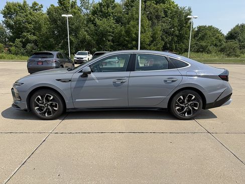 Used 2025 Hyundai Sonata SEL FWD image 3