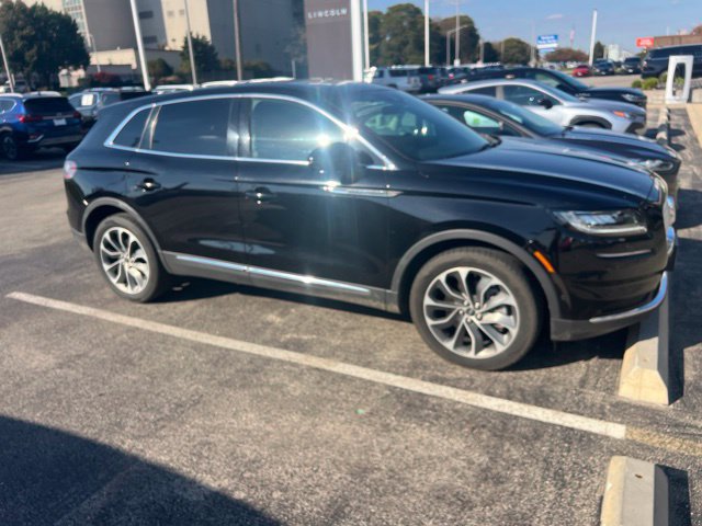 Used 2023 Lincoln Nautilus Reserve w/ Equipment Group 201A FWD image 2